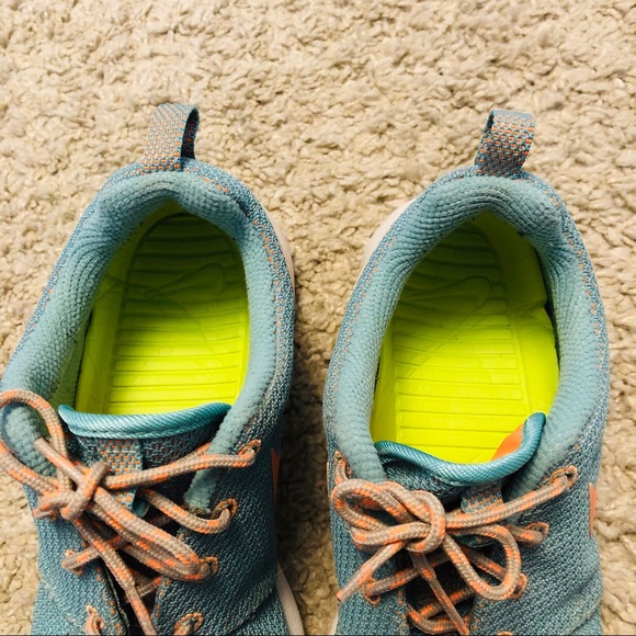 Nike Roshe Shoes - Size 7W - Picture 5 of 6